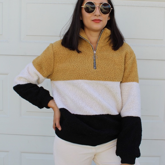 🚨END OF SUMMER SALE// Fluffy Yellow Pullover - Picture 6 of 7